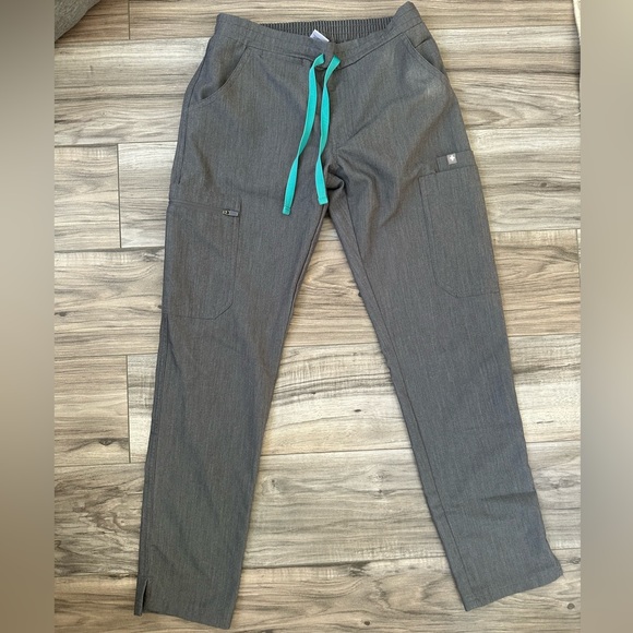 Figs Gray Technical Collection Scrub Pants with Zipper Pockets Size XXS Petite - Picture 1 of 10